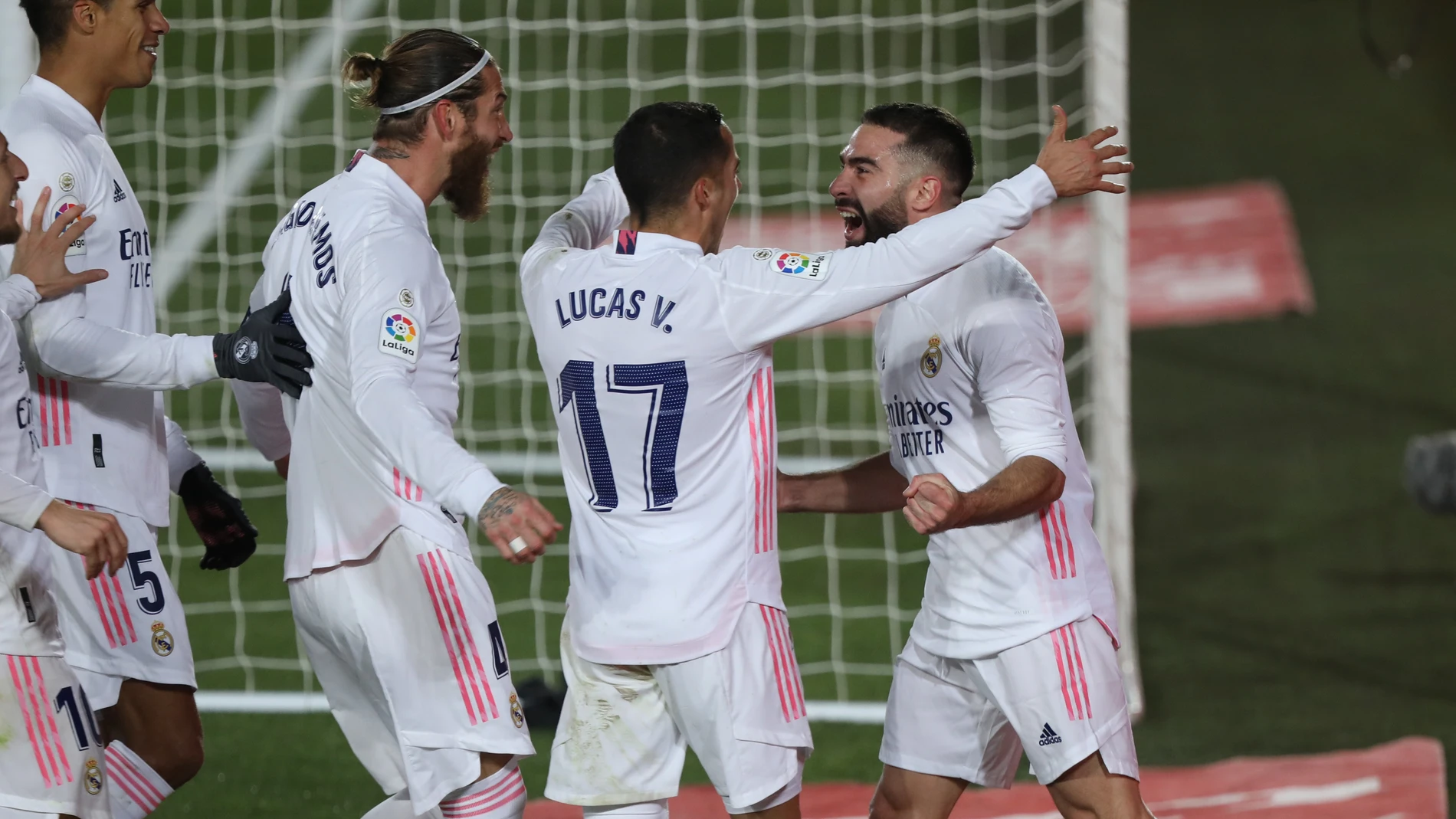 Celebración del segundo gol del Real Madrid, obra de Carvajal, contra el Atlético de Madrid