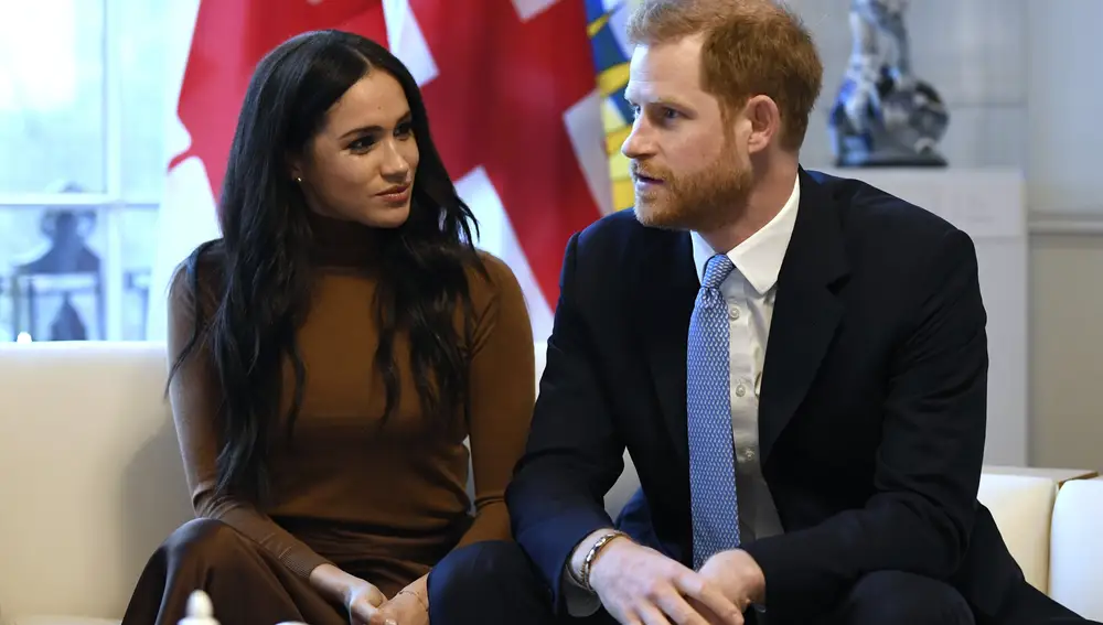 El príncipe Harry y Meghan Markle en su visita a Canadá. 7 de enero, 2020. (Daniel Leal-Olivas/Pool Photo via AP)