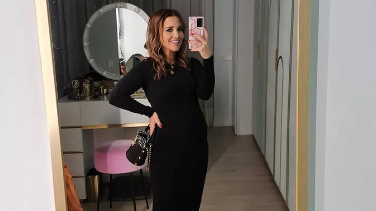 persuadir tienda Ocurrir Paula Echevarría sabe como llevar un vestido midi negro embarazada y  marcarse el lookazo del día