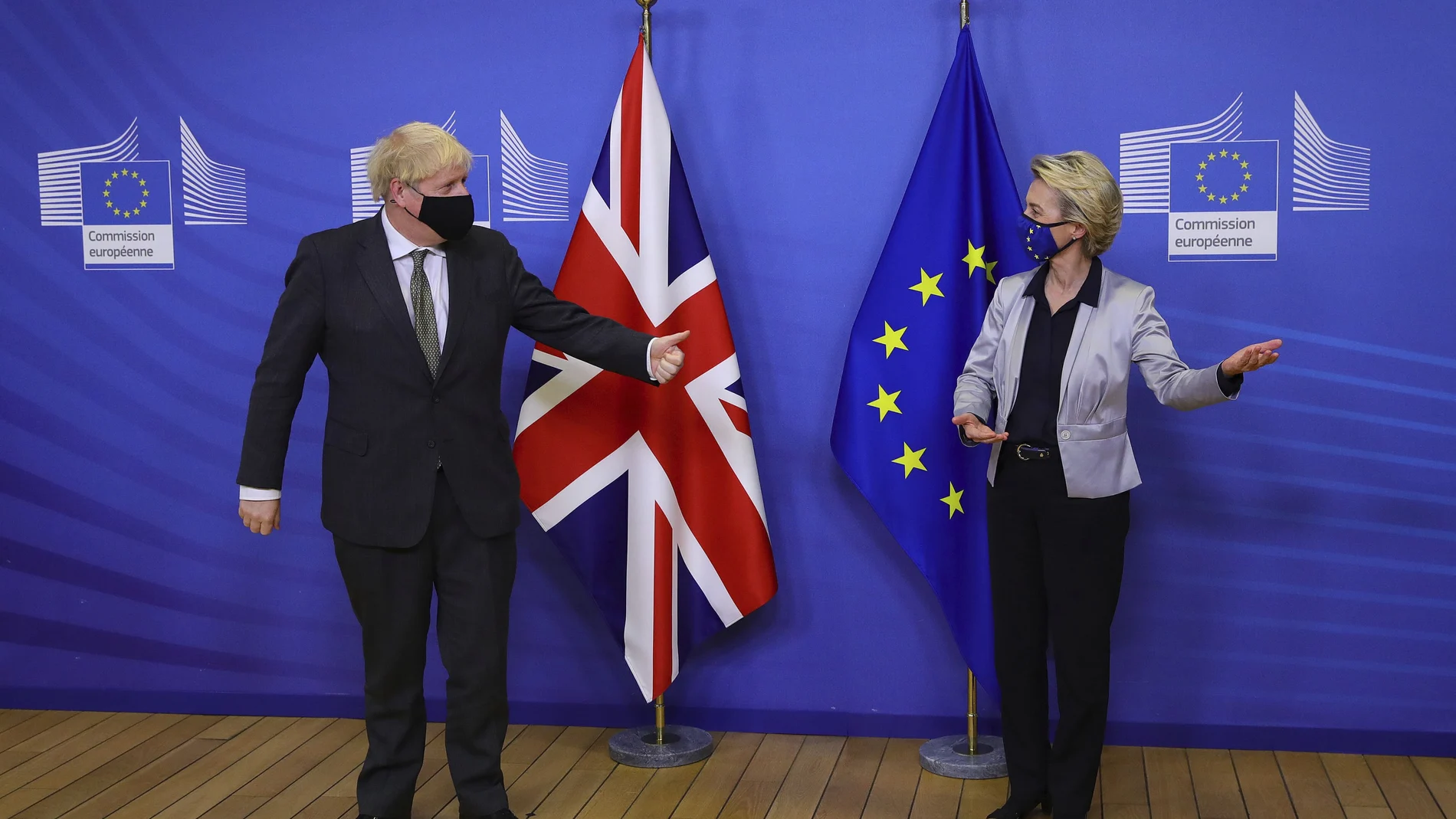 El primer ministro británico, Boris Johnson, junto a la presidenta de la Comisión Europea, Ursula von der Leyen