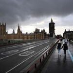 El alcalde de Londres, Sadiq Khan, ha pedido también al Ejecutivo que se cierren de inmediato los colegios de educación secundaria