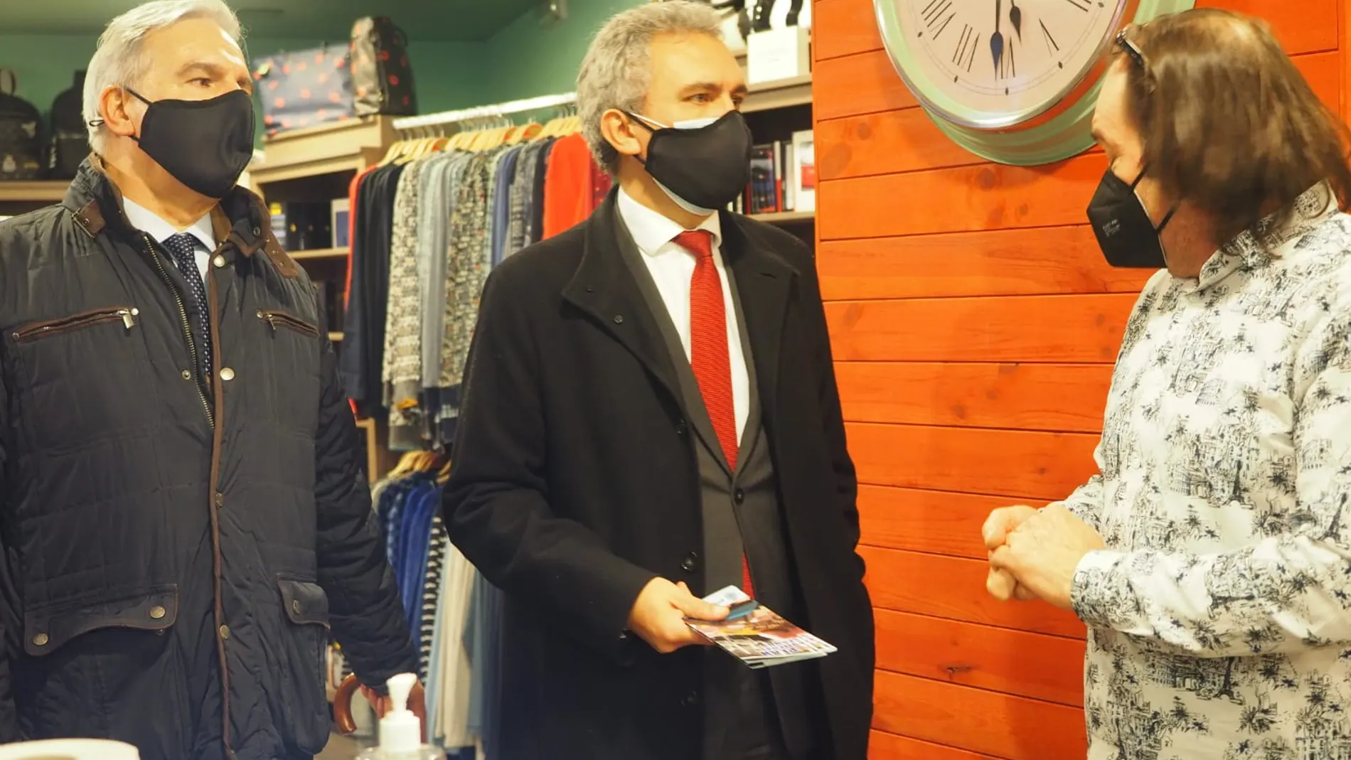 El delegado del Gobierno, Javier Izquierdo, presenta el Plan Comercio Seguro en Palencia