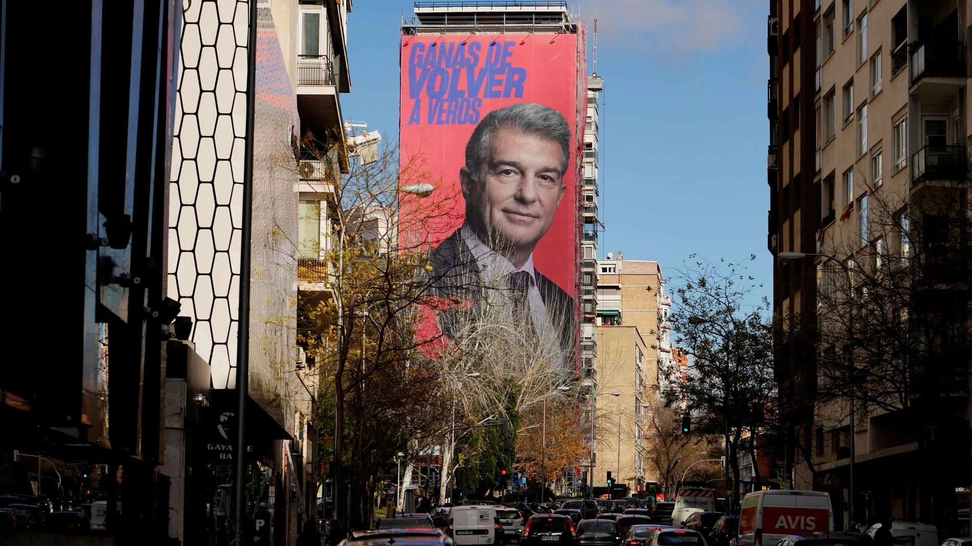 El cartel electoral de Laporta en el centro de Madrid, cerca del Bernabéu