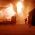 Momento en el que se incendia la residencia de ancianos en Baskortostán, al sur del país