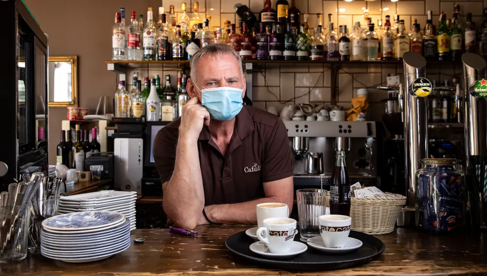 Tim Metcalf trabajaba en el bar Cafeina’s, en San Fulgencio (Alicante), donde la clientela es solo británica