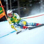 El noruego Aleksander Aamodt Kilde durante la prueba que le dió la victoria en el Super G de la Copa Mundial de Esquí Alpino de la FIS en Val Gardena, Italia, el 18 de diciembre de 2020. (Italia, Noruega) EFE/EPA/ANDREA SOLERO