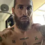 A Sergio Ramos le encanta presumir de sus tatuajes