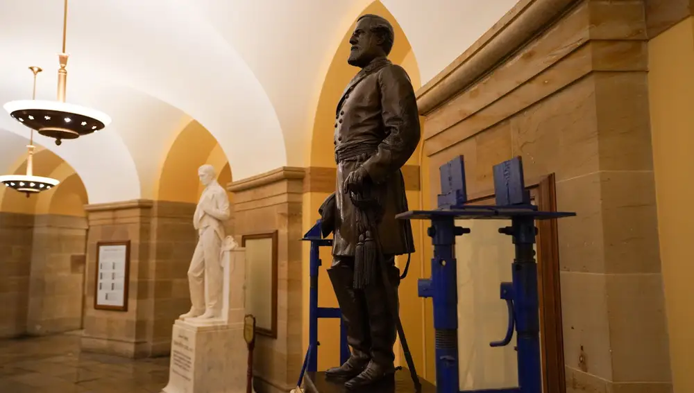 Confederate General Robert E. Lee statue is removed from U.S. Capitol, in Washington
