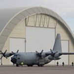 Uno de los "Hércules" del Ejército del Aire, hoy, en la base de Zaragoza