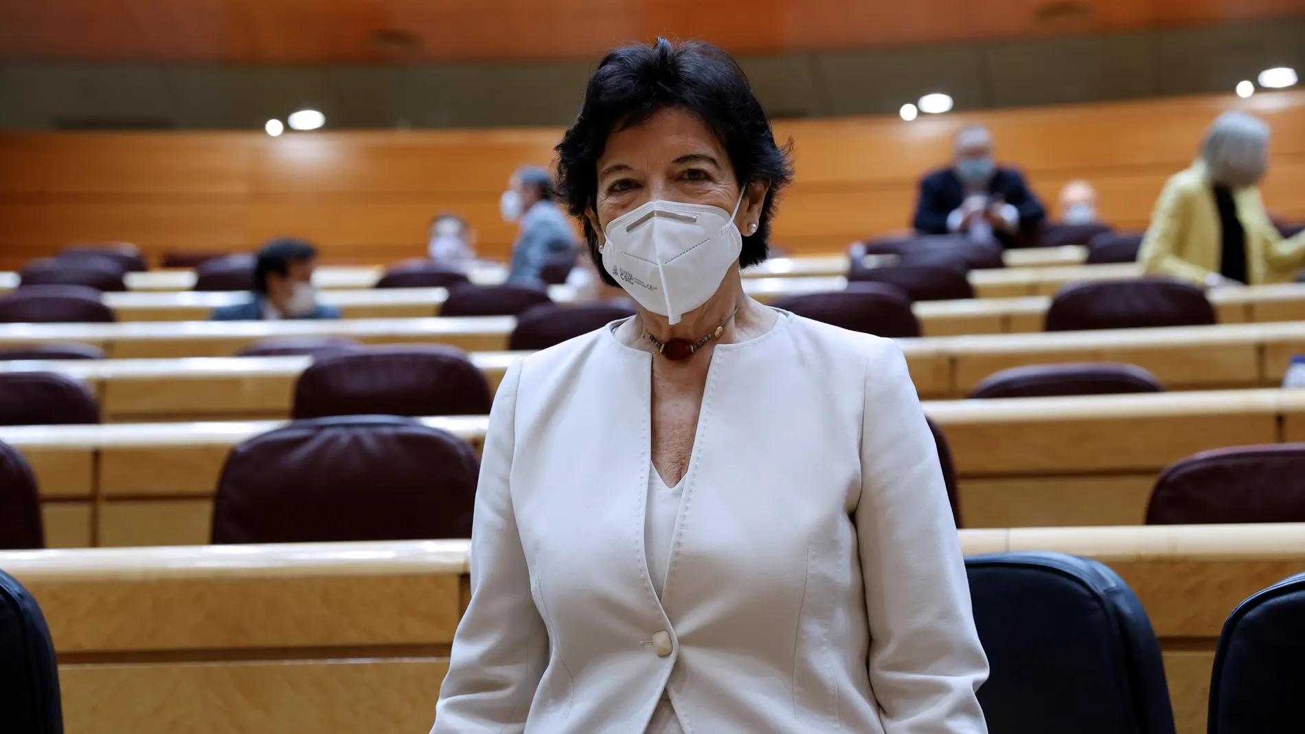 GRAF703. MADRID, 23/12/2020.- La ministra de Educación, Isabel Celaá, a su llegada este miércoles al pleno del Senado en el que será aprobada definitivamente la Lomloe o ley Celaá y se convertirá en la octava ley educativa de la democracia. EFE/Zipi