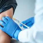  Andalucía confía en recibir 800.000 vacunas hasta marzo, de las que 2.000 se inyectarán este domingo 