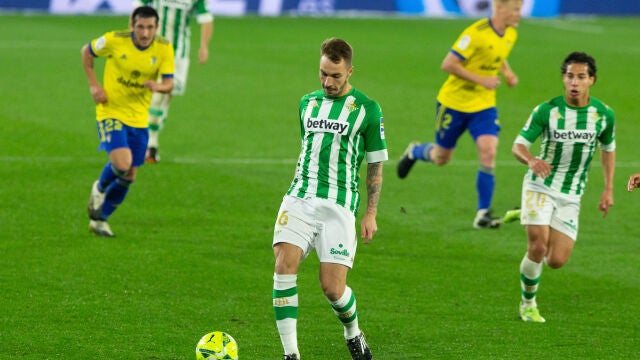Loren Morón con el Real Betis.