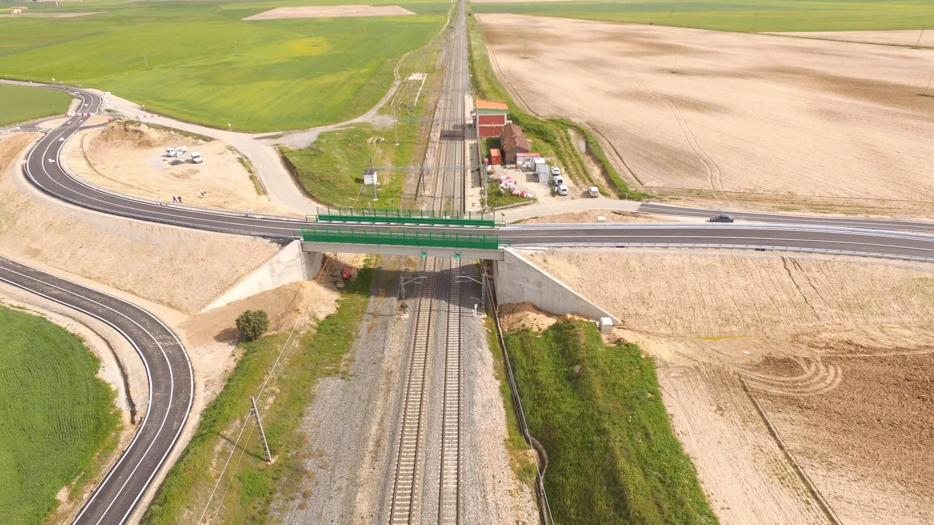 Obras del paso a nivel en Velayos (Ávila)
