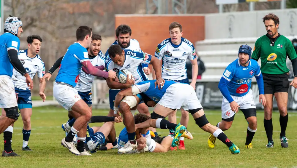 Un instante del partido entre el VRAC y Os Belenenses