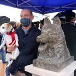  Ajax, el perro que evitó un atentado, ya tiene estatua en Antequera 