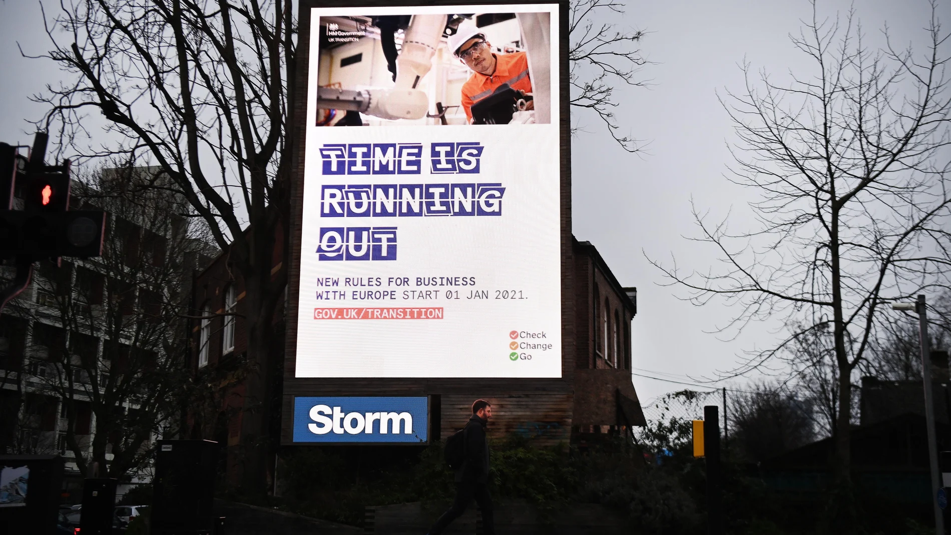 Un cartel gigante en Londres de la campaña gubernamental para destacar los beneficios del acuerdo post Brexit con la UE