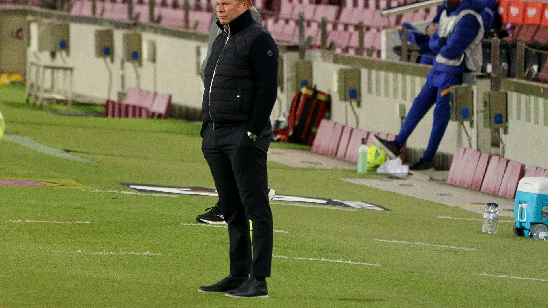 Koeman, durante el último partido del Barcelona, ante el Eibar