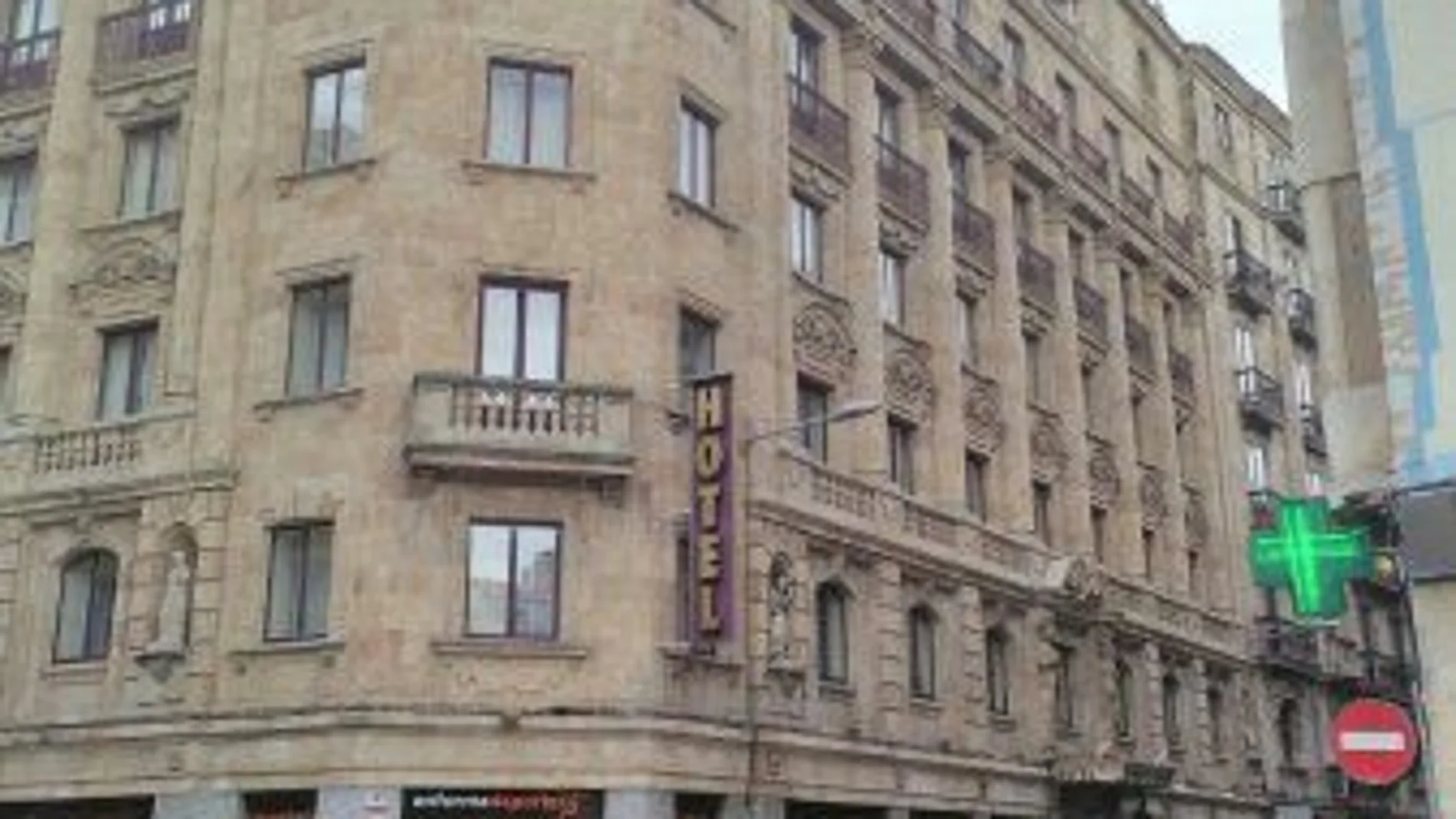Hotel de la calle Azafranal de Salamanca por donde salieron los identificados