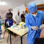  El Ayuntamiento de Murcia vacuna contra la Covid a 60 trabajadores y usuarios de Jesús Abandonado