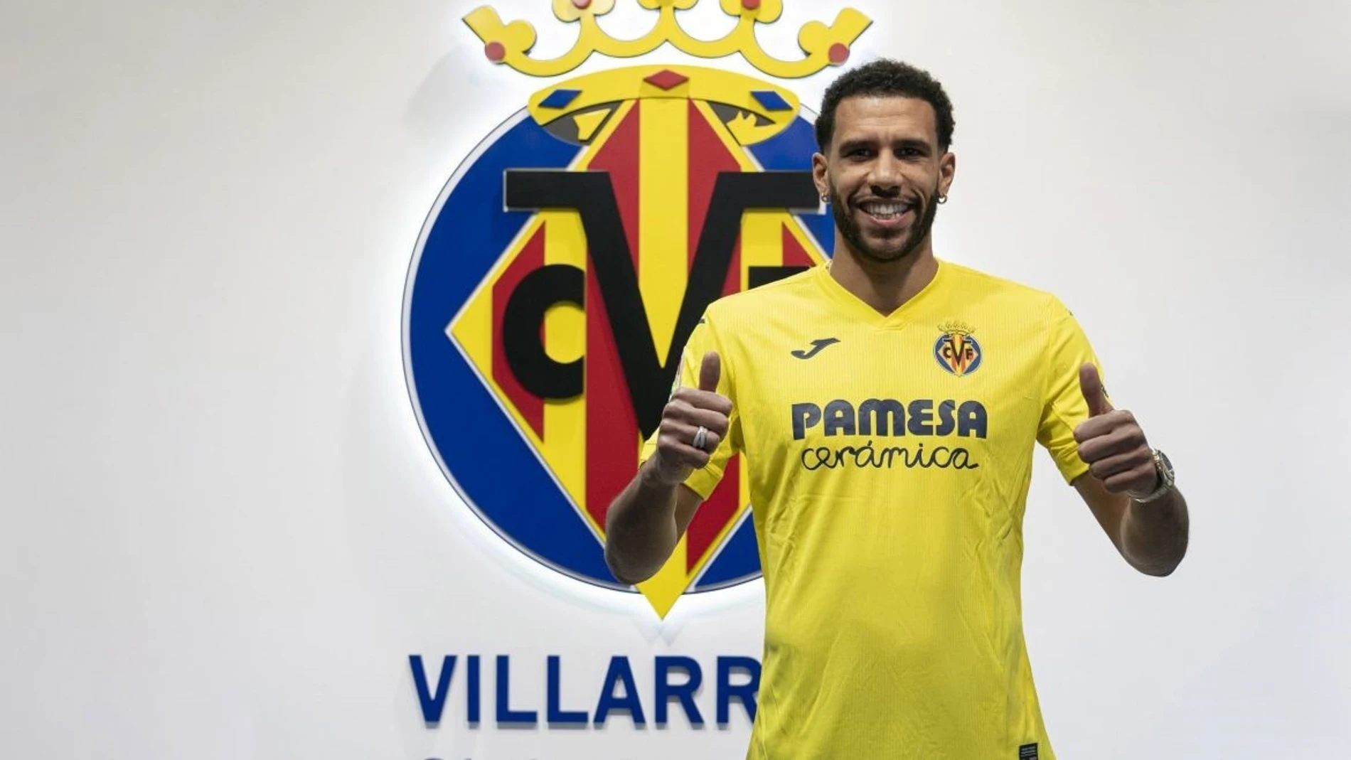 Étienne Capoue ficha por el Villarreal.