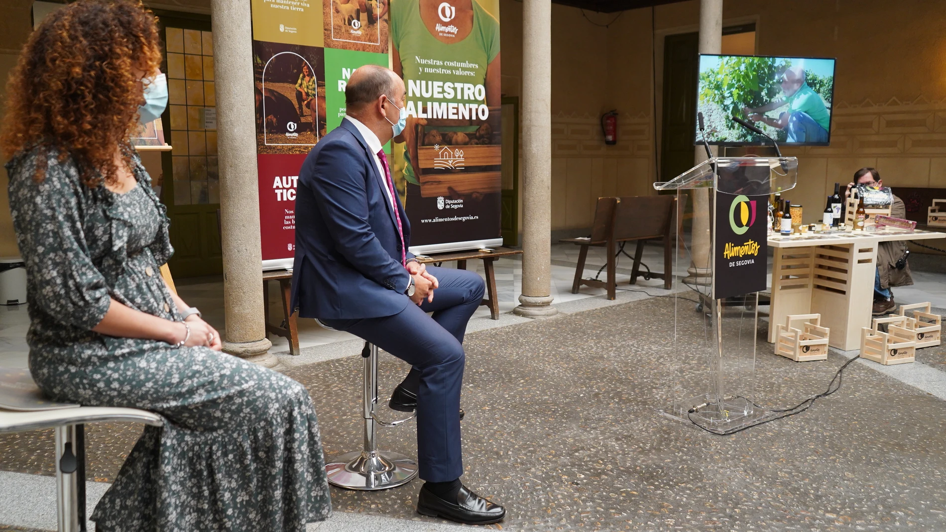 El presidente de la Diputación de Segovia, Miguel Ángel de Vicente; y la diputada Noemí Otero presentan el balance