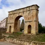 Puerta de la muralla romana de Medinaceli, datada en el siglo I.
