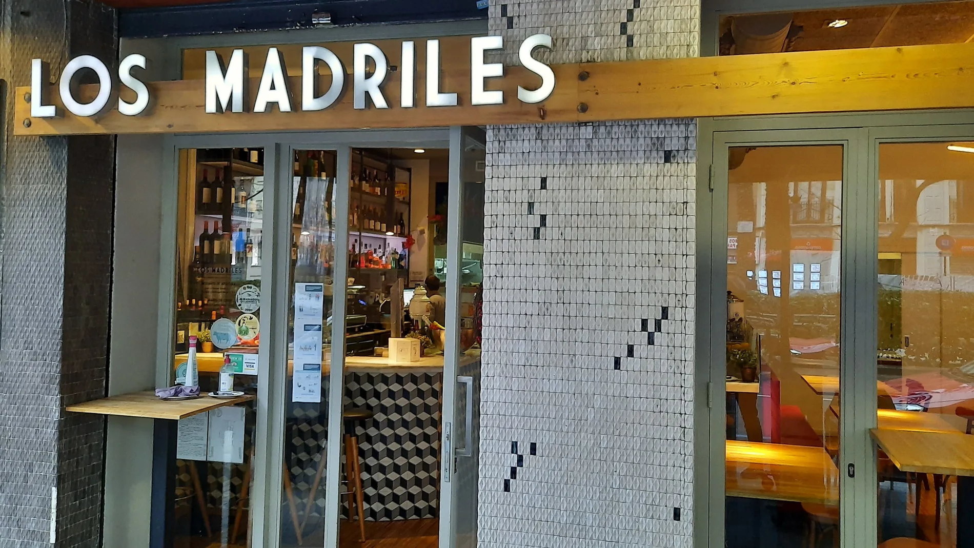 El restaurante Los Madriles está en la avenida del Reino, de Valencia