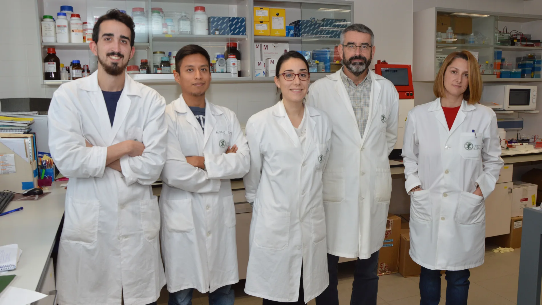 Gallego y su equipo de investigación de la Fundación Universidad Católica de Valencia