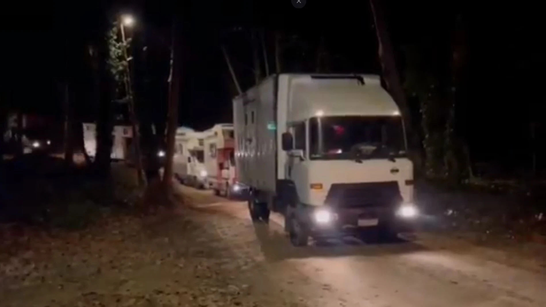 Los Mossos d'Esquadra y la Policía Local de Dosrius (Barcelona) han desalojado a once caravanas con personas que venían de la 'rave' en Llinars del Vallès. POLICÍA LOCAL DE DOSRIUS