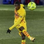 Dembelé dispara a puerta en el partido contra el Huesca