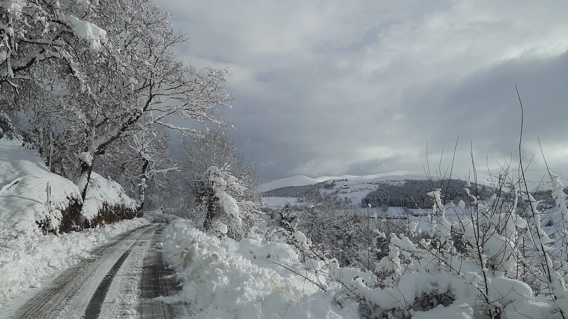 Ocho carreteras de Alicante, cortadas por nieve