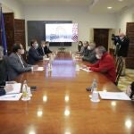 El presidente de la Generalitat hoy durante la reunión con la patronal y los sindicatos