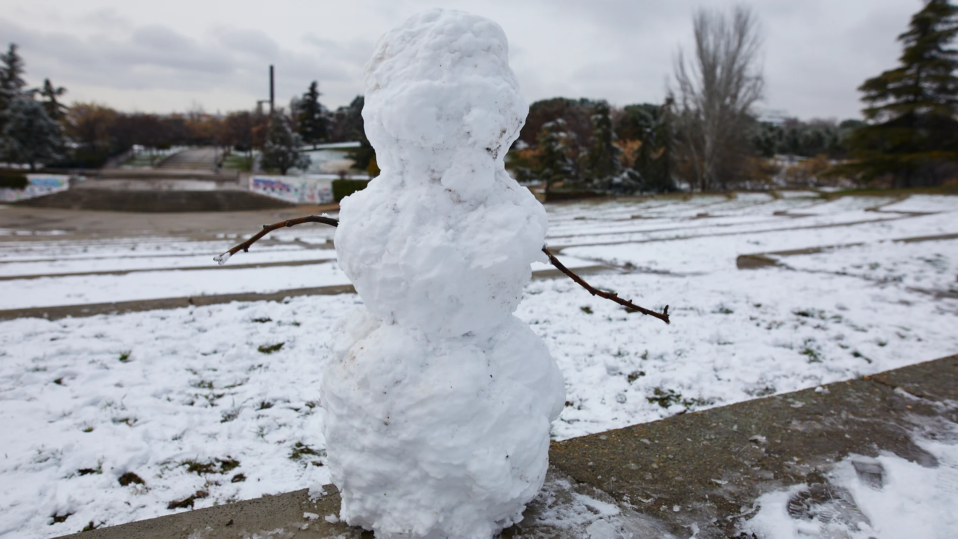 La nieve podrá seguir cayendo en Madrid a lo largo de la jornada