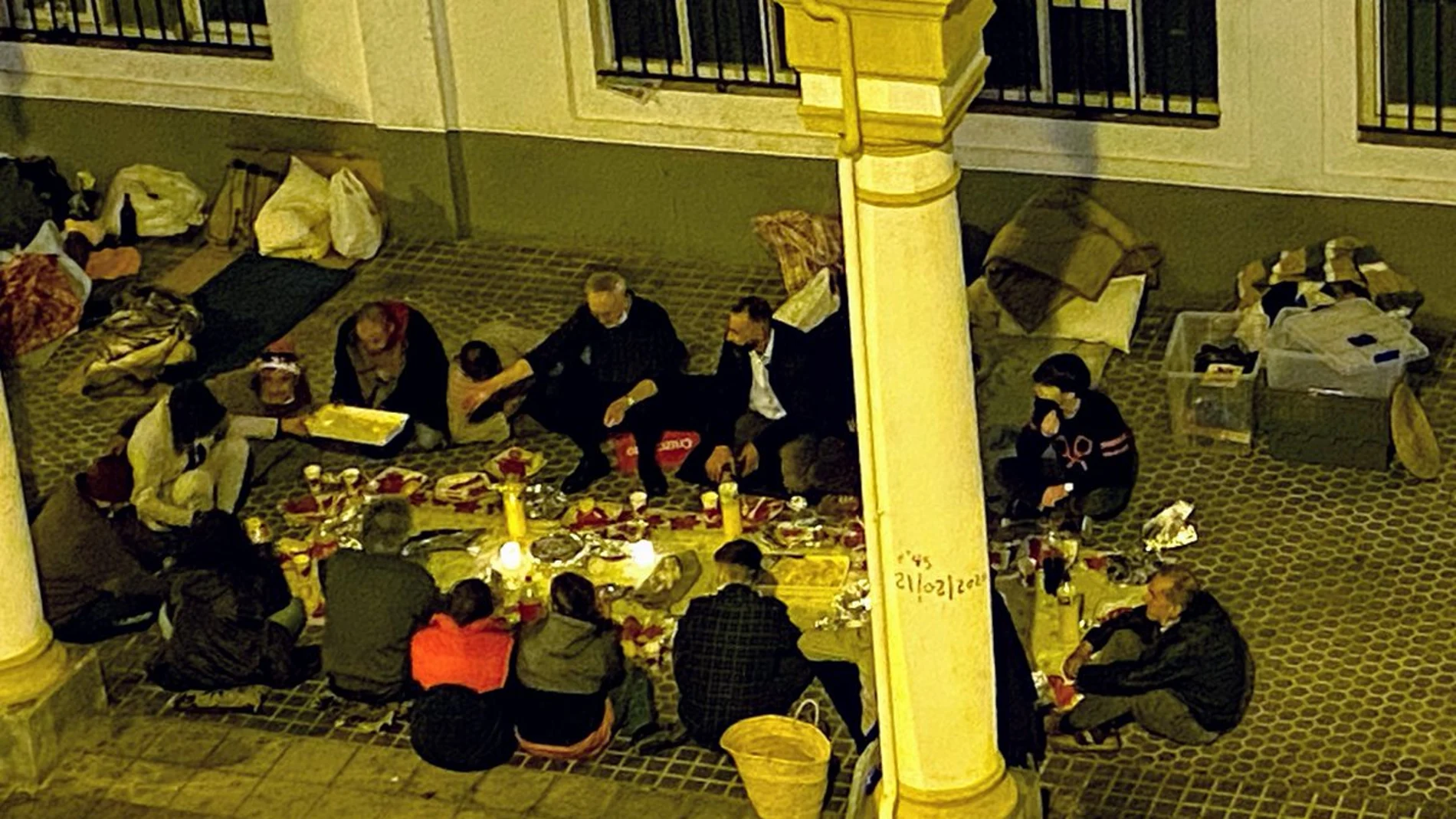 La Nochebuena en el Arenal de Sevilla. Foto del Twitter de @cristinapelaez