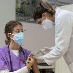 Salud niega que solo se vacune de lunes a viernes y de 8 a 15 horas en la Región de Murcia