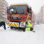 Bomberos del Ayuntamiento de Madrid actúan contra la nieve