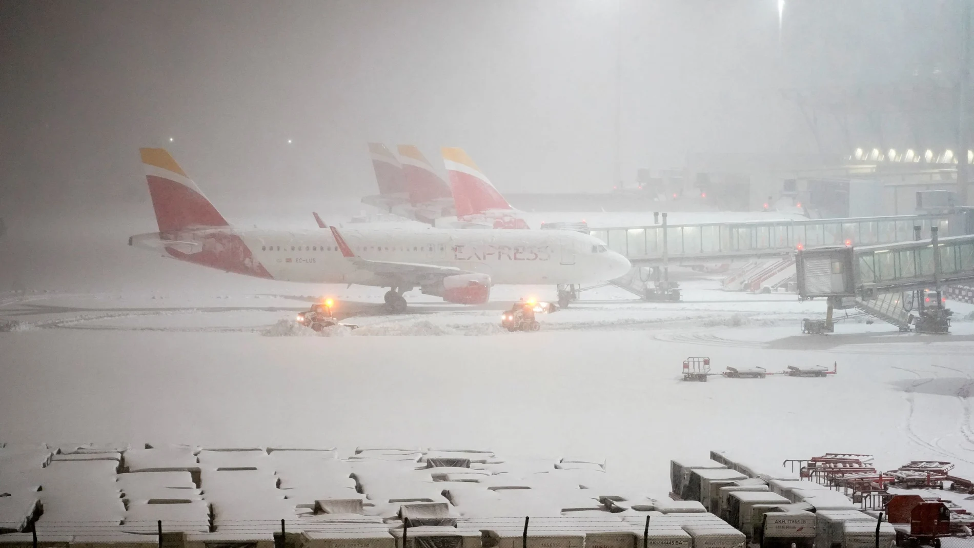 Aviones de Iberia aparcados el pasado 8 de enero en el aeropuerto de Barajas