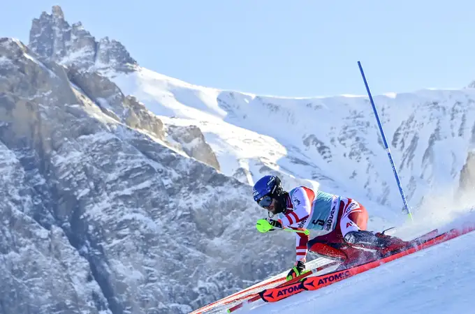 Marco Schwarz gana su primera Copa Mundial de Slalom en Adelboden