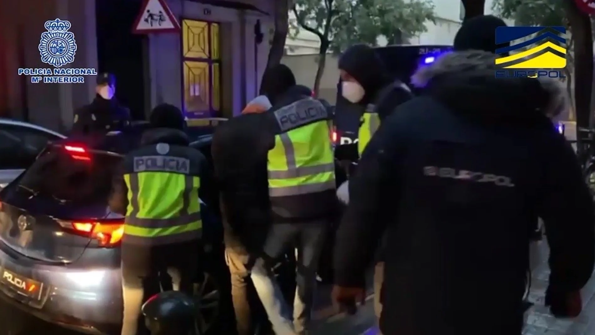 Momento de la detención de los tres yihadistas en una operación de la Policía en BarcelonaPOLICÍA NACIONAL11/01/2021