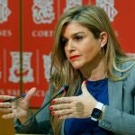 La secretaria general del PPCV, Eva Ortiz, durante una rueda de prensa