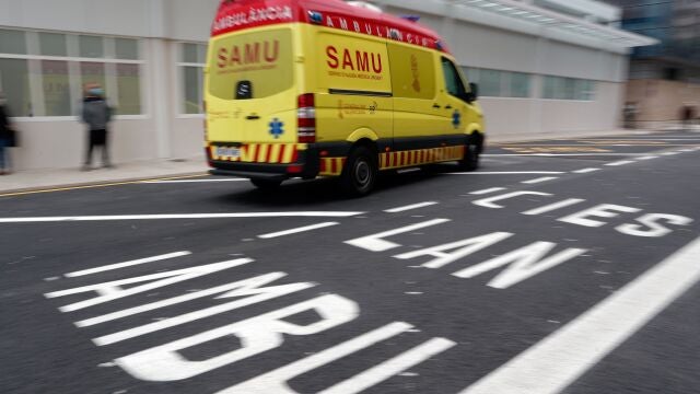 Una persona fallecida tras salirse un vehículo de la vía y volcar en Almoradí