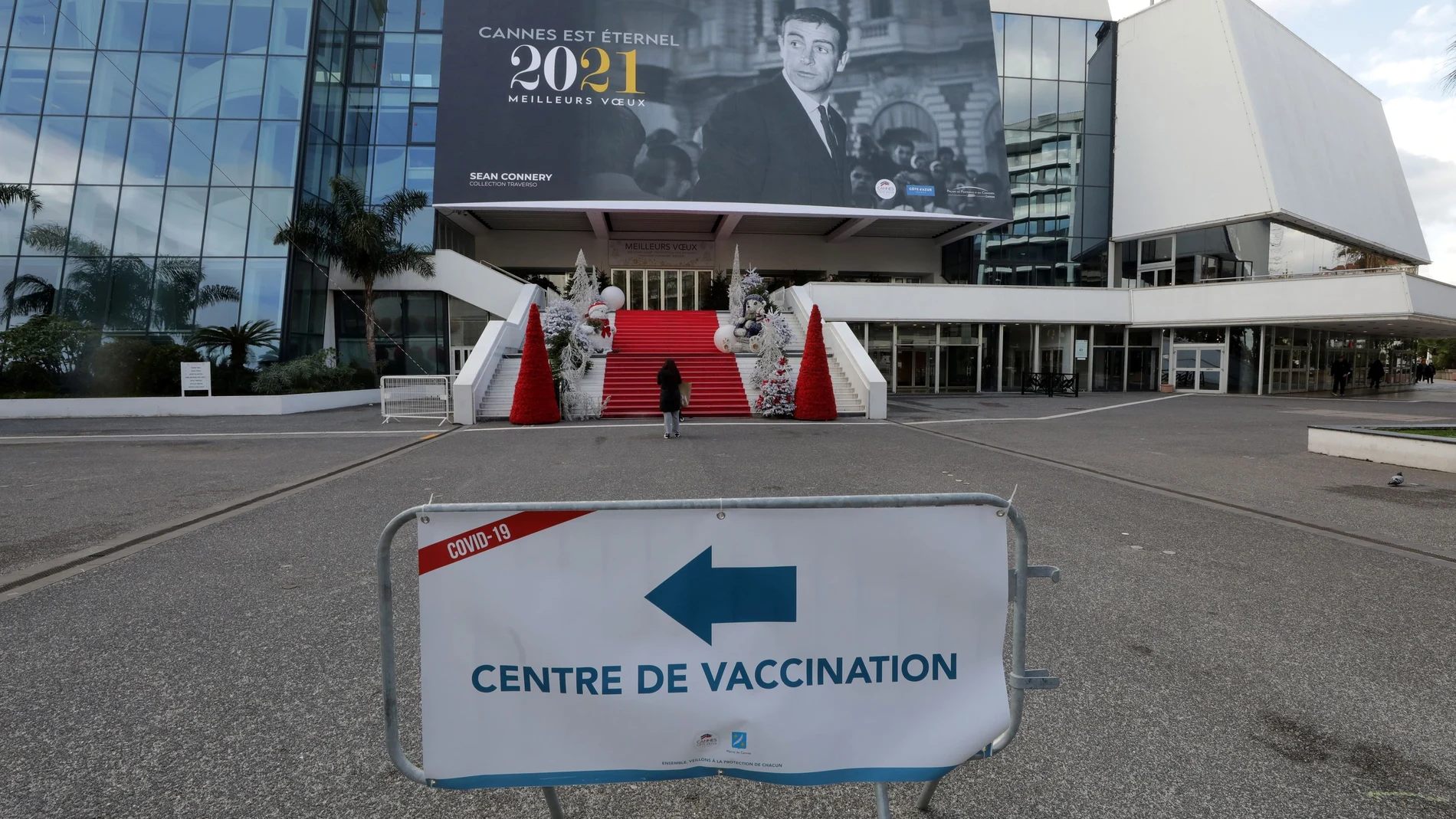 De esta guisa luce la sede del Festival de Cannes tras no haber celebrado su edición de 2020