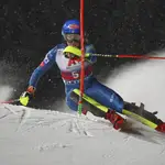  Mikaela Shiffrin gana el slalom nocturno en Flachau
