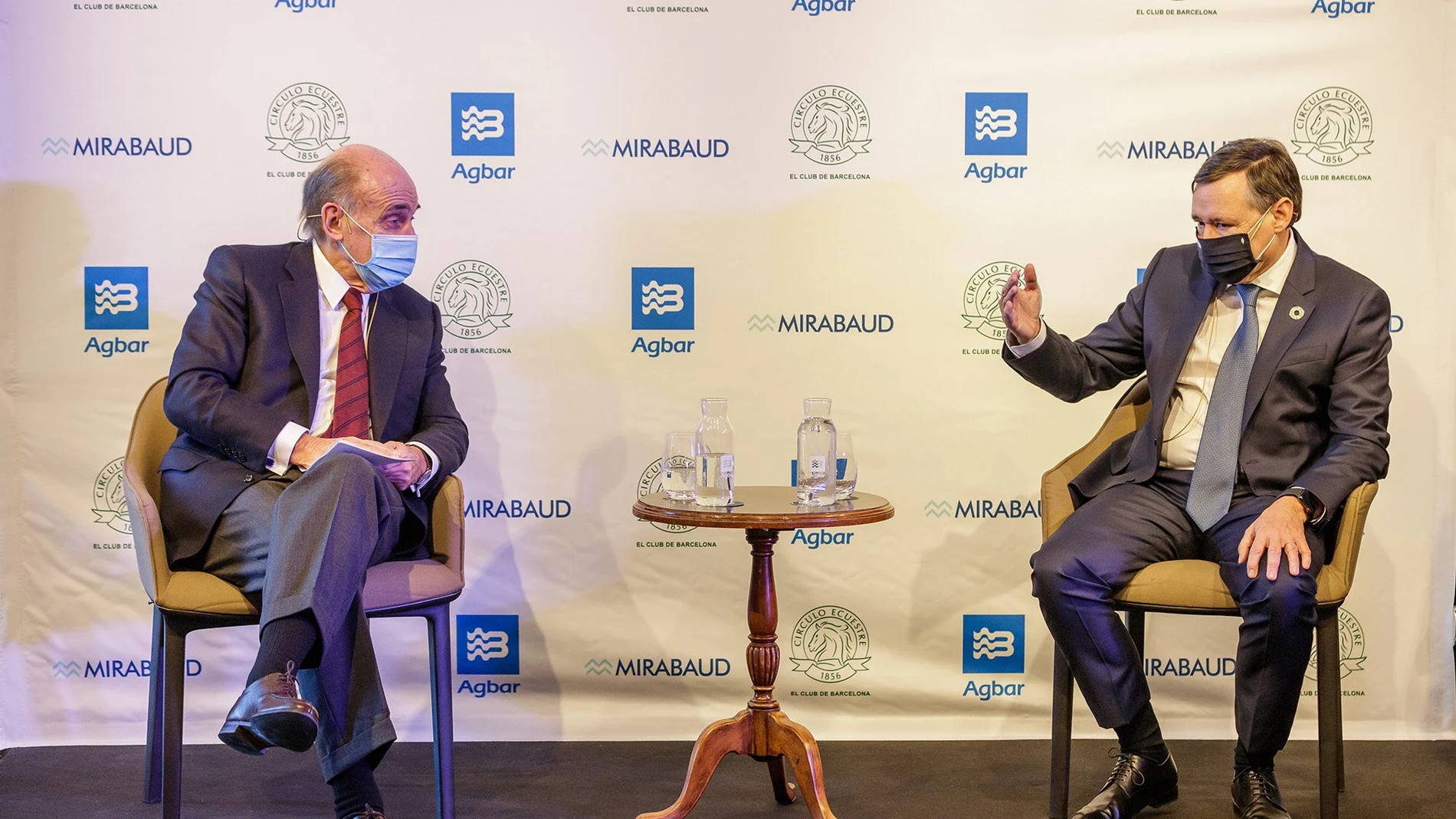 Miquel Roca junta a Ángel SImón