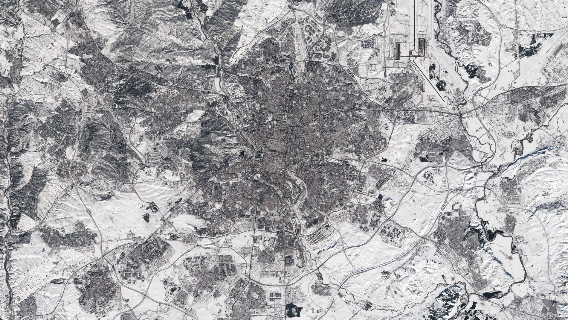 Imagen de Satélite proporcionada por la Agencia Espacial Europea de la ciudad de Madrid cubierta por la nieve