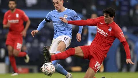 Mikel San José con el Birmingham City.