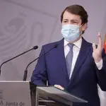  Fernández Mañueco: “Las Comunidades Autónomas necesitamos urgentemente más herramientas para frenar el avance de la pandemia”
