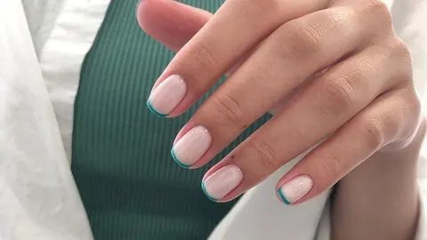 Manicura francesa de colores