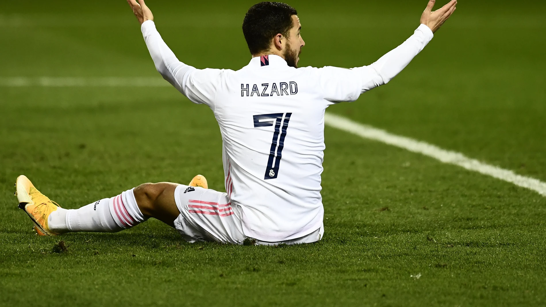 Hazard protesta una jugada en el Real Madrid-Athletic