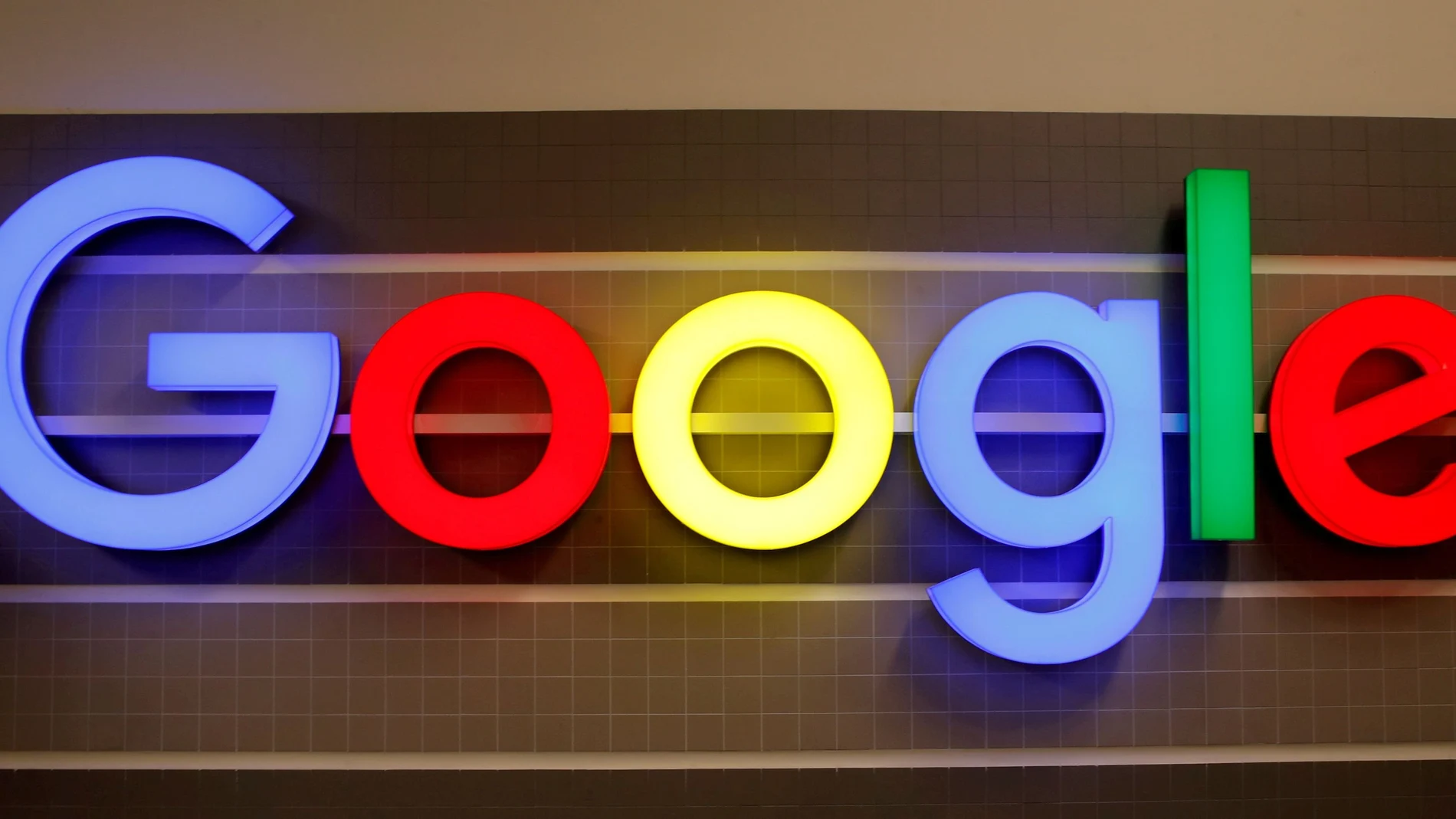 Un logo de Google en Zurich (Suiza)